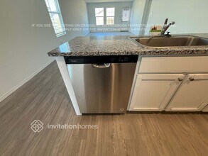 10515 McClintock Dr in Converse, TX - Foto de edificio - Building Photo