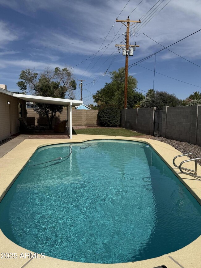 property at 6213 E Earll Dr