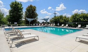 The Bluffs at Cherry Hills in Omaha, NE - Building Photo - Building Photo