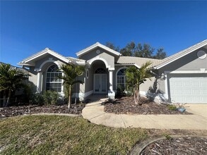 3921 Talah Dr in Palm Harbor, FL - Foto de edificio - Building Photo