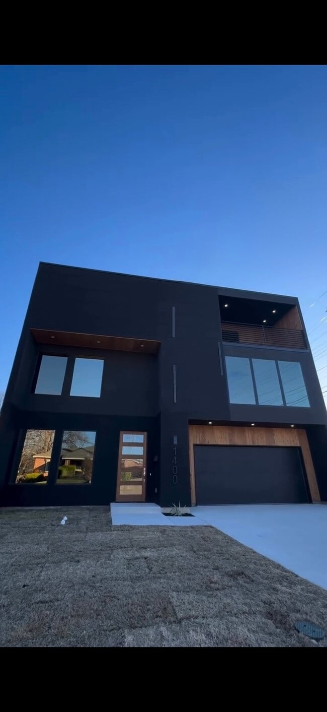 1400 Edgemont Ave in Dallas, TX - Building Photo - Building Photo