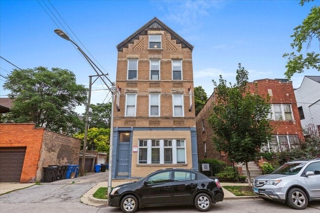 property at 2246 W Belden Ave