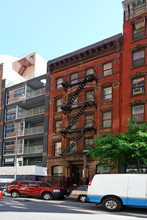 331 W 16th St in New York, NY - Building Photo - Building Photo