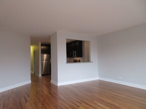 1453 W Taylor St, Unit 2 in Chicago, IL - Building Photo - Building Photo