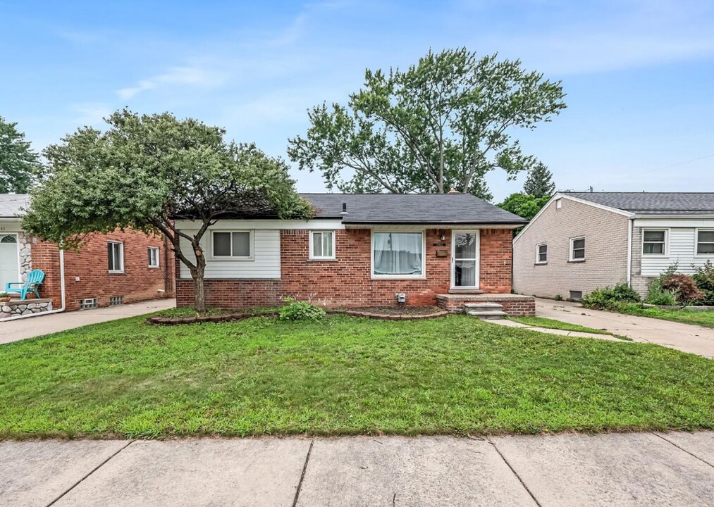 28853 Herbert St in Madison Heights, MI - Building Photo