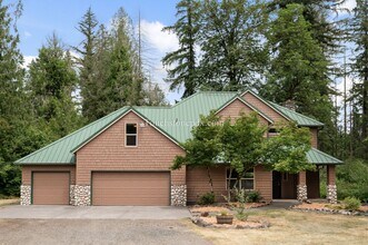39020 SE Serban Rd in Sandy, OR - Building Photo - Building Photo