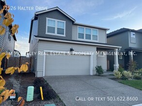 2526 Halter Dr in Woodburn, OR - Building Photo - Building Photo