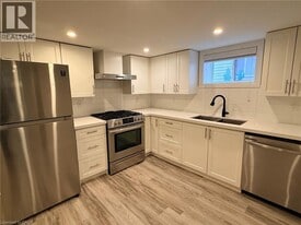 105 Alpine Ave in Hamilton, ON - Building Photo