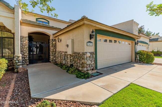 7477 W Denaro Dr in Glendale, AZ - Foto de edificio - Building Photo