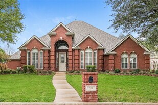 708 St Johns Dr in Mansfield, TX - Building Photo