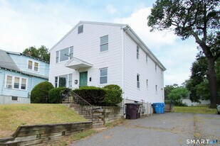 17 Pinehurst Ave in New Britain, CT - Building Photo
