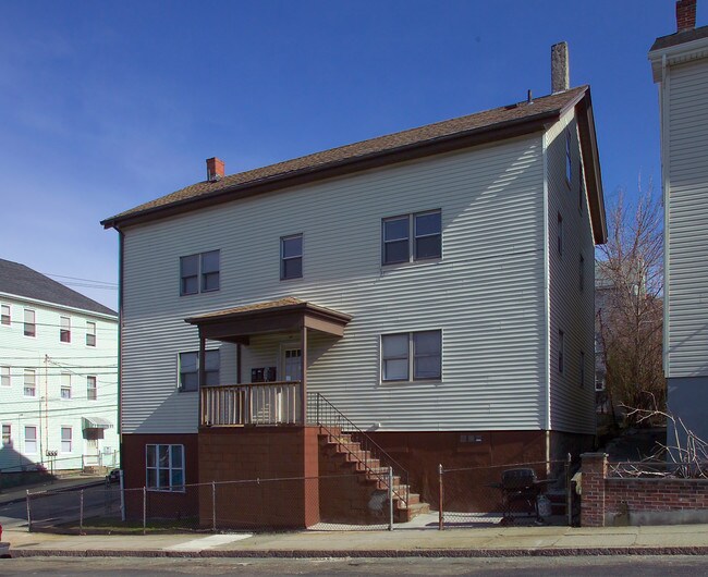 64 Hunter St in Fall River, MA - Building Photo - Building Photo