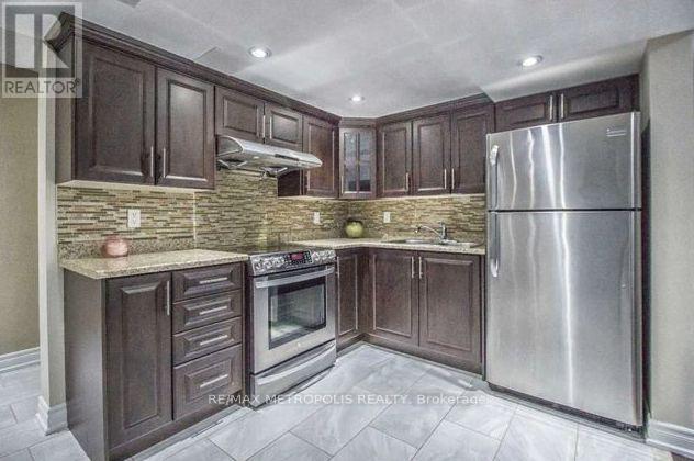 11 Wynview St in Brampton, ON - Building Photo