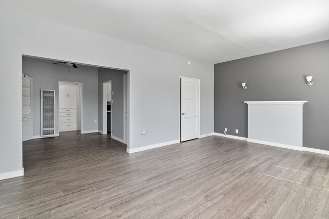 2010 Pine Ave in Long Beach, CA - Building Photo - Building Photo
