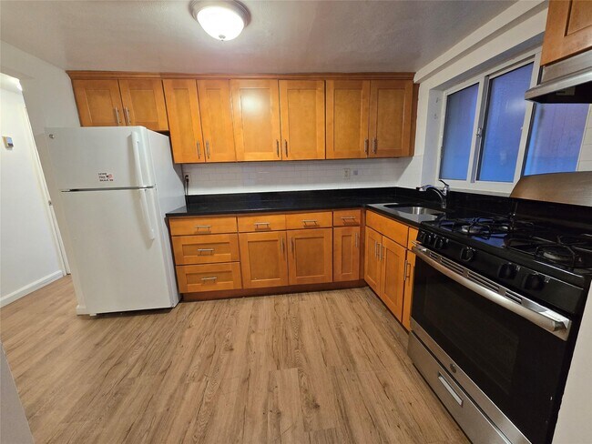 property at 214-12-214-40 40th Ave