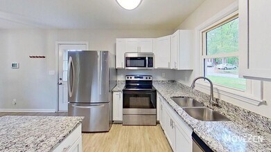 202 Newgate Dr in Simpsonville, SC - Building Photo - Building Photo