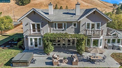 2495 Reliez Valley Rd in Martinez, CA - Building Photo - Building Photo