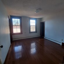 511 New London Turnpike in Norwich, CT - Building Photo - Building Photo