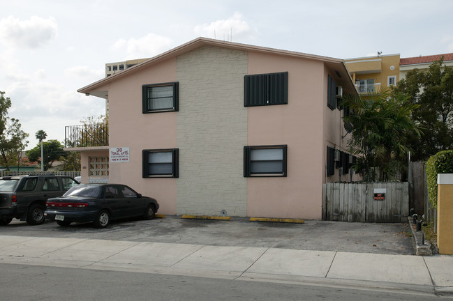 Toral Apartments in Hialeah, FL - Building Photo - Building Photo