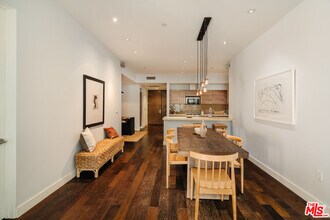 855 Croft Ave in Los Angeles, CA - Building Photo - Building Photo