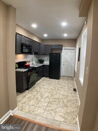 207 E Cambria St photo'