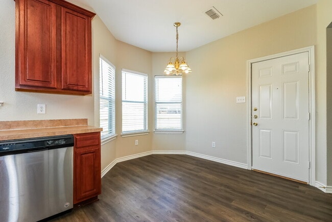 9328 Rhoni Ct in Fort Worth, TX - Foto de edificio - Building Photo