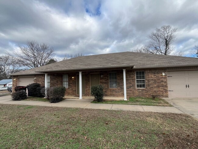 property at 918 Sequoyah Way