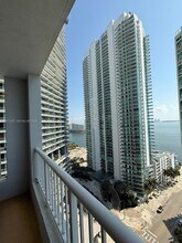 170 SE 14th St, Unit 2202 in Miami, FL - Foto de edificio - Building Photo