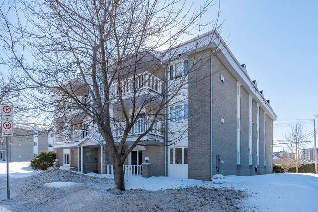 434 De Mercure St in Lévis, QC - Building Photo - Building Photo