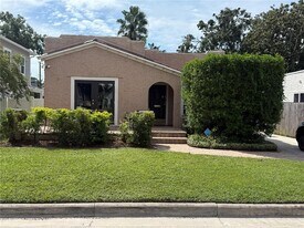 3308 W San Juan St in Tampa, FL - Building Photo