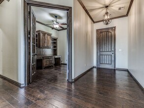 1441 Narrows Bridge Cir in Edmond, OK - Building Photo - Building Photo