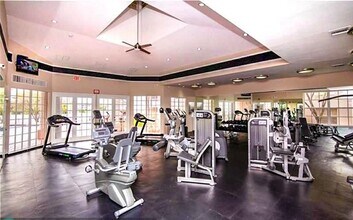 2890 N Oakland Forest Dr, Unit 201 in Oakland Park, FL - Building Photo - Building Photo