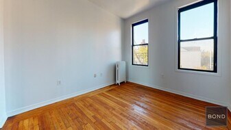 78 W 11th St in New York, NY - Building Photo