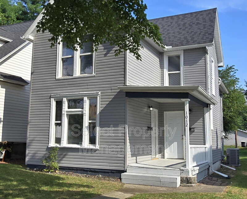 1012 Huffman St in Fort Wayne, IN - Building Photo