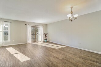 20 Raymond Pl in Danbury, CT - Building Photo - Building Photo