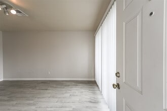 15222 Wickbriar Dr in Houston, TX - Building Photo - Building Photo