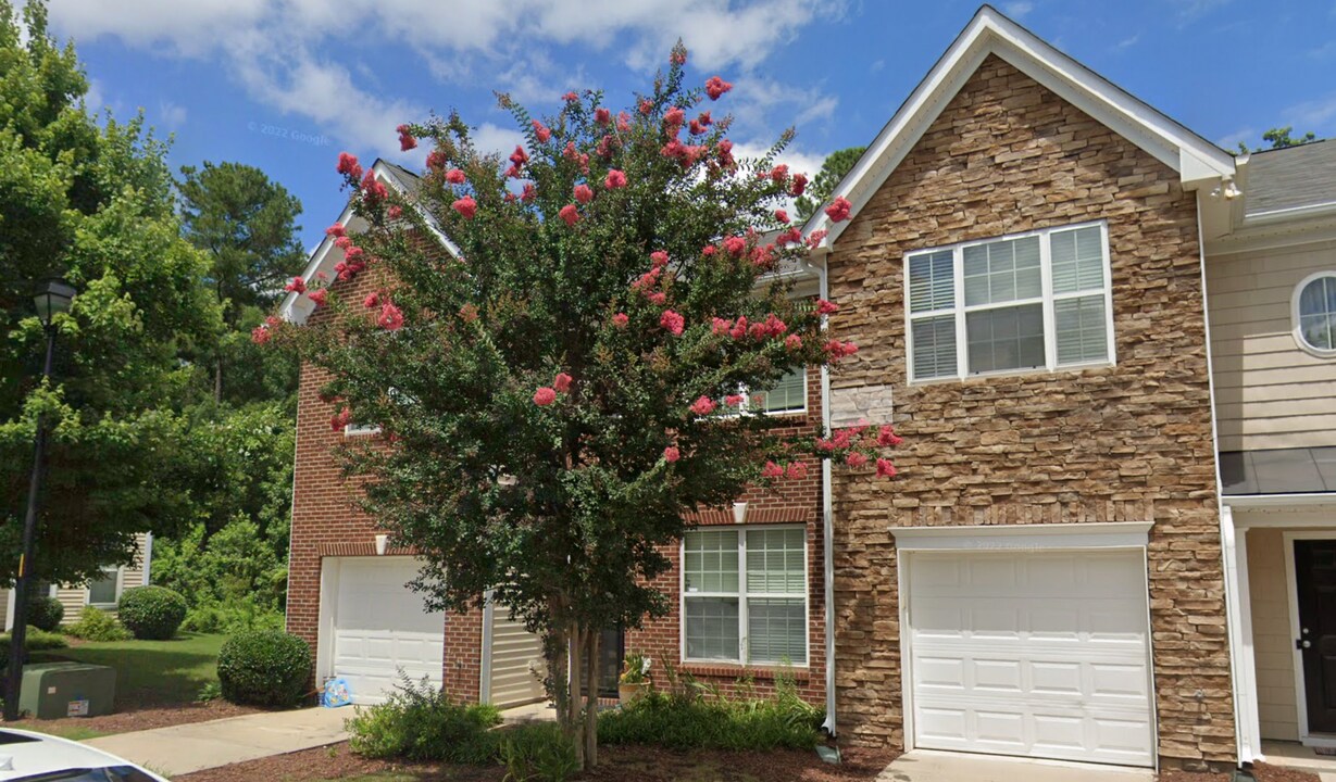 422 Plank Bridge Way in Morrisville, NC - Building Photo