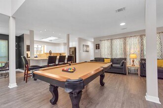 902 Golden Bear Ln in Houston, TX - Building Photo - Building Photo