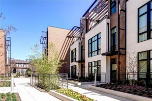 721 Longleaf Dr NE in Atlanta, GA - Building Photo