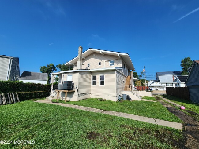 40 Twilight Ave in Keansburg, NJ - Building Photo - Building Photo