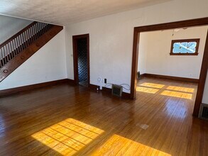 2207 Wilkes Ave in Davenport, IA - Foto de edificio - Building Photo