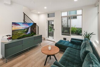 8368A Loyal Way NW in Seattle, WA - Building Photo - Building Photo