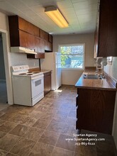 345 1/2 3rd St SE in Puyallup, WA - Foto de edificio - Building Photo