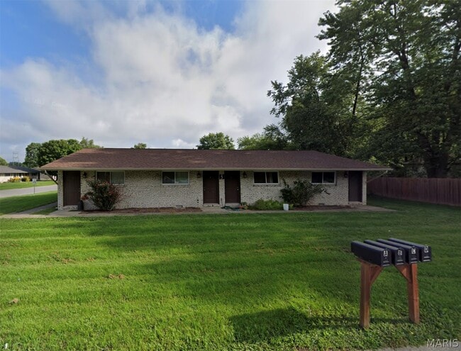 property at 5 Sarpy Rd