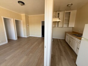 936 E 24th St in Los Angeles, CA - Building Photo - Building Photo