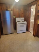 21 Rockwood Ave, Unit 2 in Ansonia, CT - Building Photo - Building Photo