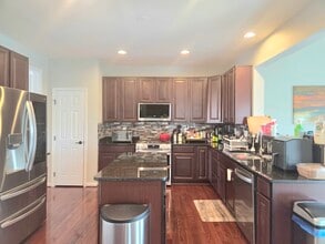 3451 Sun Up Way in Alexandria, VA - Foto de edificio - Building Photo