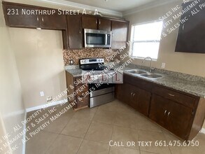 231 Northrup St in Bakersfield, CA - Building Photo - Building Photo