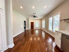1501 S Church St in Georgetown, TX - Building Photo - Building Photo