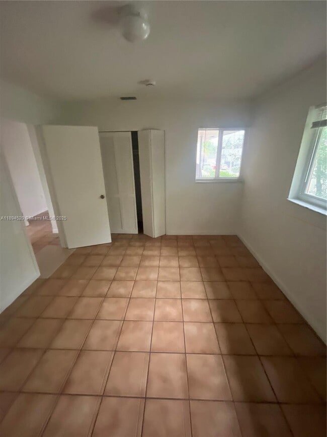 property at 415 E 24th St